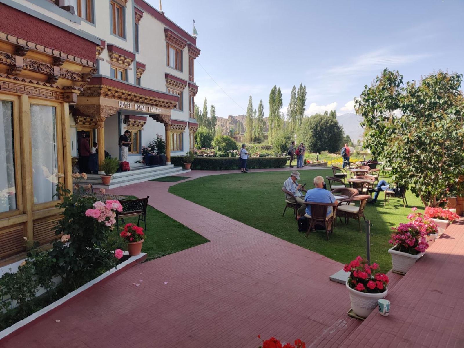 Hotel Royal Ladakh, Leh Exteriör bild
