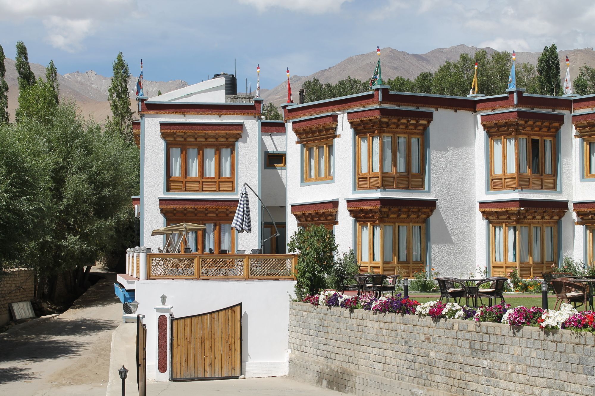 Hotel Royal Ladakh, Leh Exteriör bild