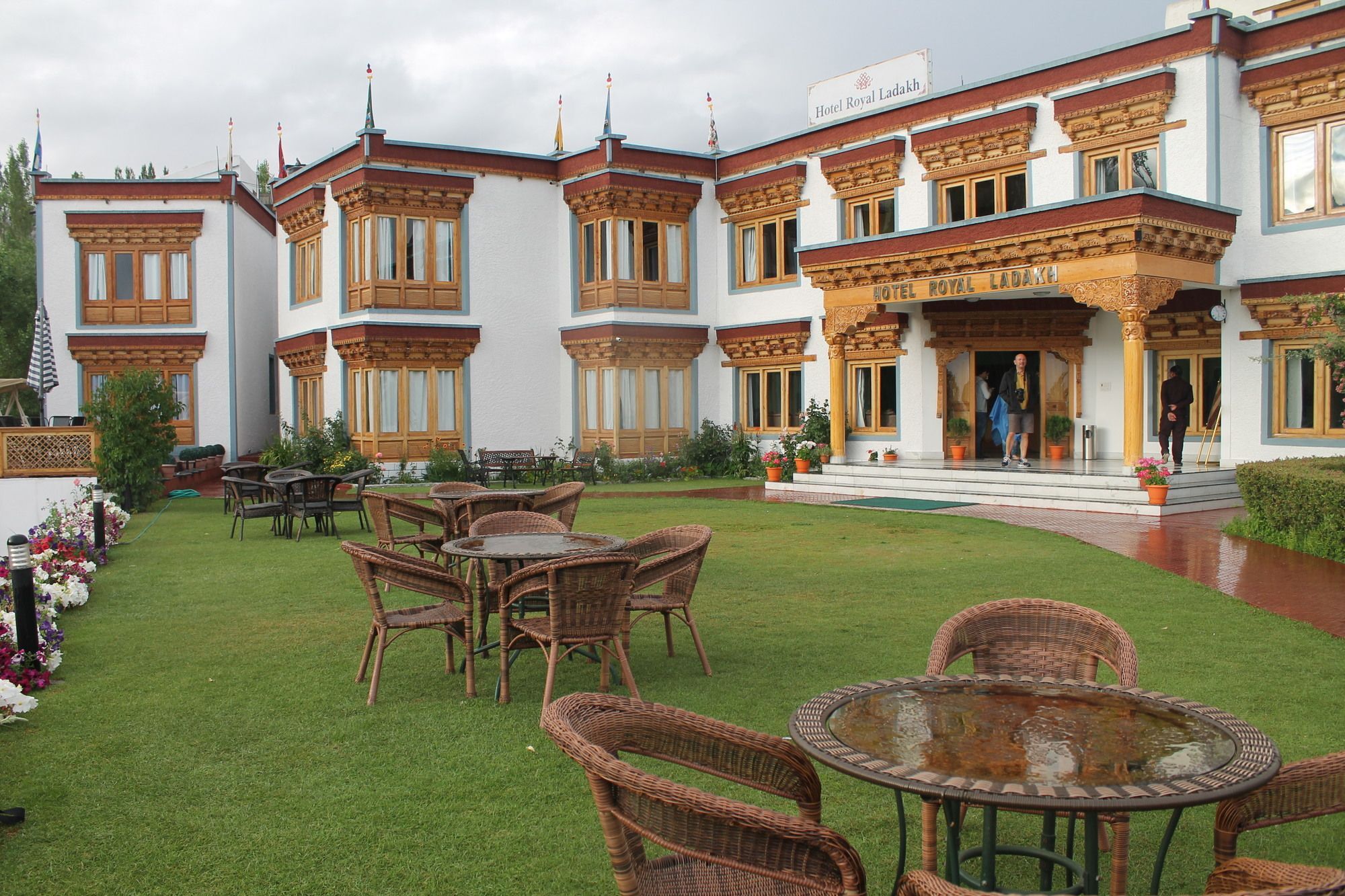 Hotel Royal Ladakh, Leh Exteriör bild